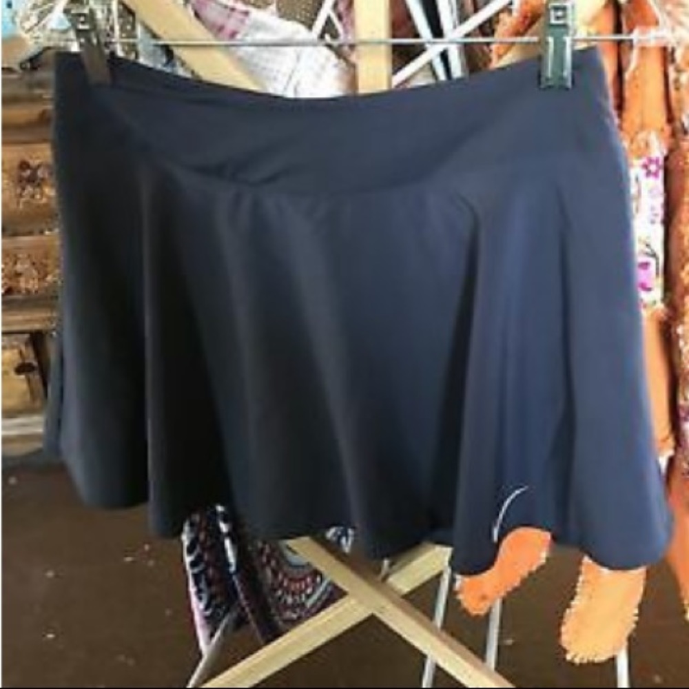 Flowy Nike tennis skirt